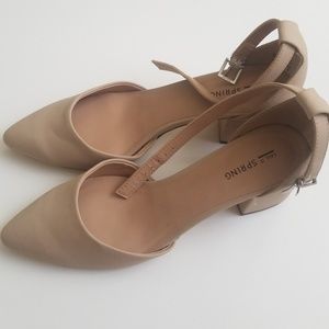 Ankle strap closed toe sandals